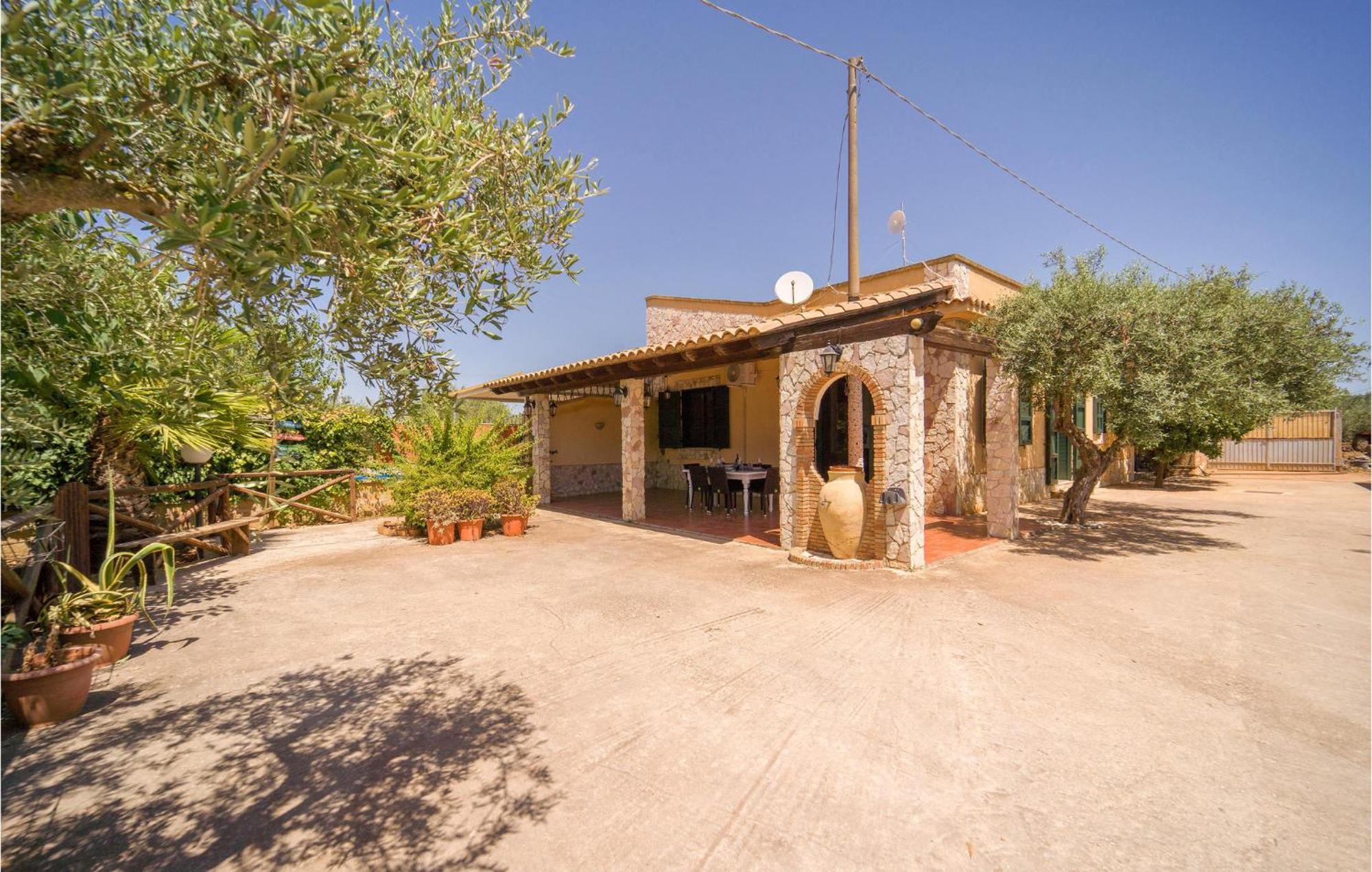 3 Bedroom In Menfi